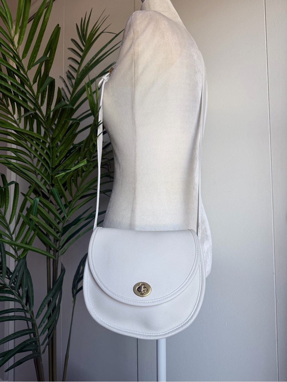 Classic White Leather Crossbody Saddle Bag